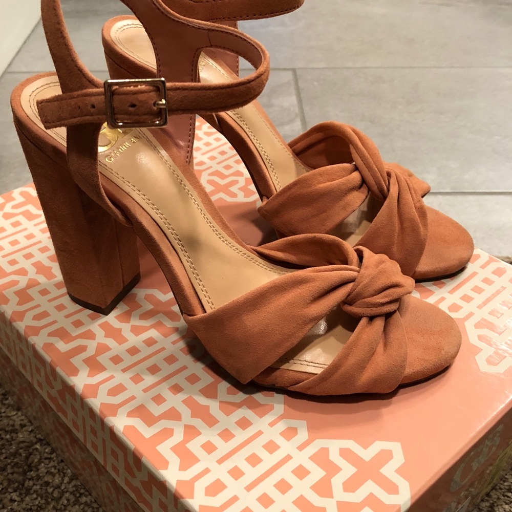 GIANNI BINI peach suede heels